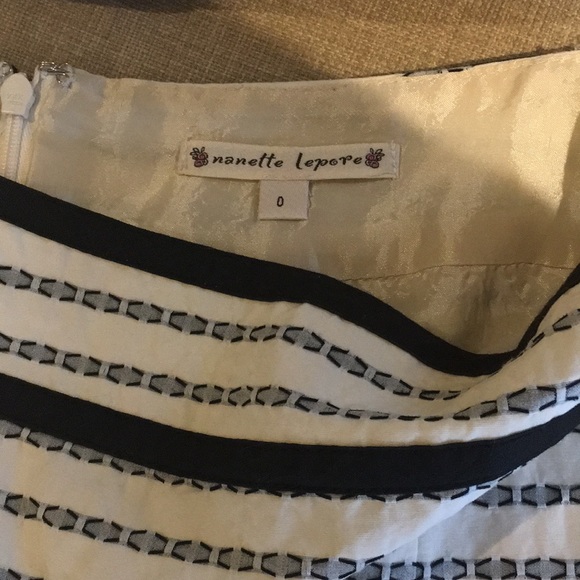 Gorgeous Nanette Lepore skirt suit!🤩 - Picture 5 of 10